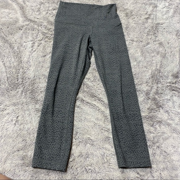 Lululemon Crop Leggings - Picture 5 of 6